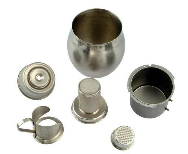 在不銹鋼工件鈍化前要是工件外表有油污、有銹斑等污漬，應(yīng)對其工件進(jìn)行清洗，然后再對工件進(jìn)行除油脫脂